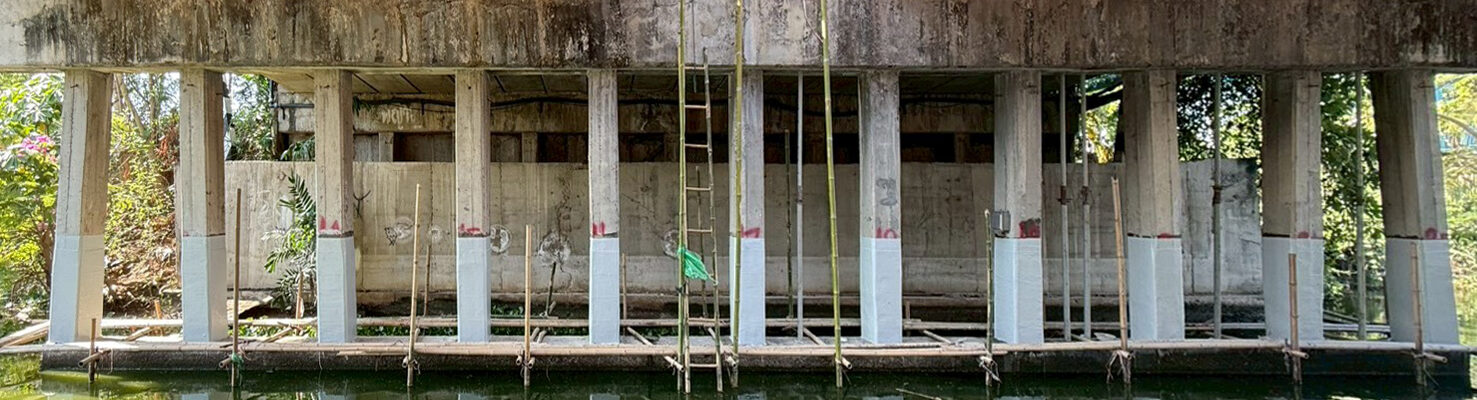 หลังซ่อม: ปิดทับด้วยมอร์ต้าร์ซ่อมโครงสร้าง ผิวเสากลับมาสมบูรณ์